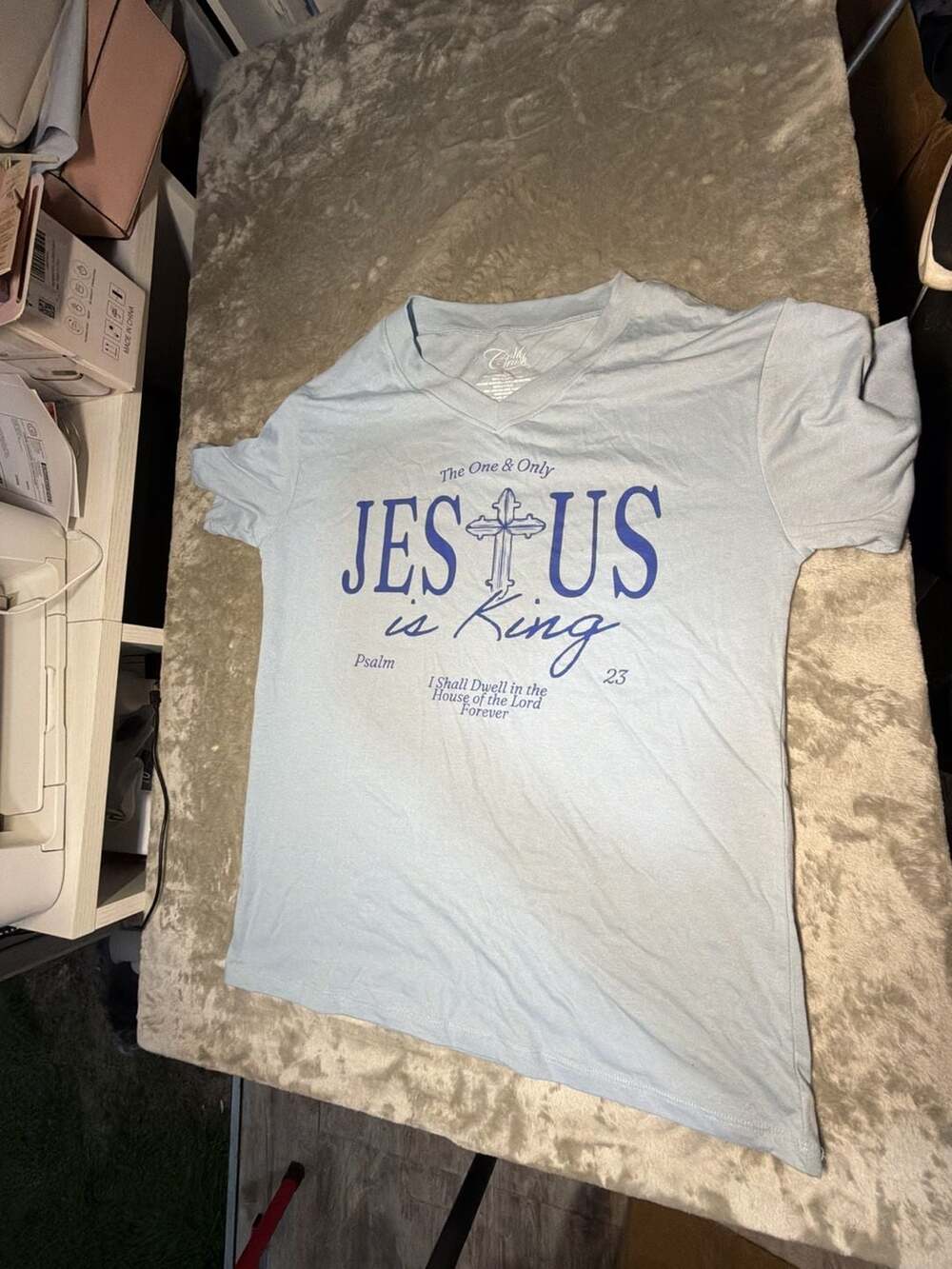 Cold Crush Jesus Is King Graphic V-Neck T-Shirt with Angel Wings Back Print